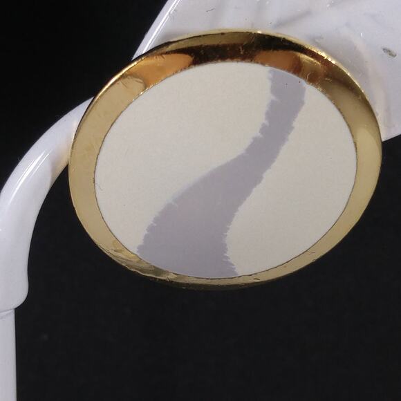 Laurel Burch "Kashi" Post Earrings, Cream & Gray Enamel, Gold Plated, 1980s - Picture 3 of 10